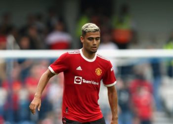 Crystal Palace targeting Manchester United midfielder