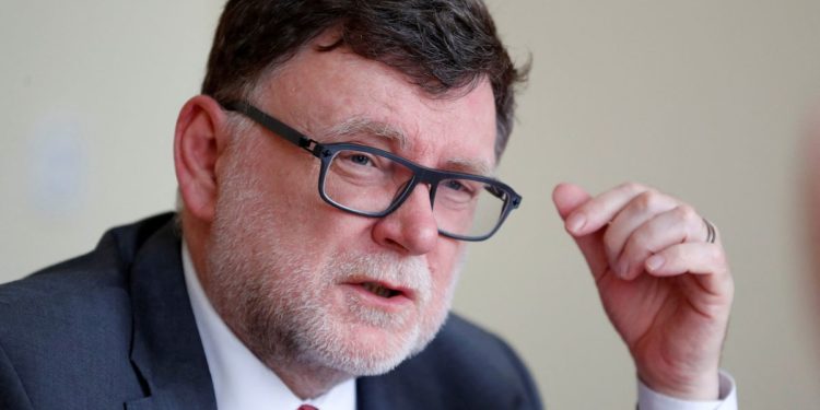 Czech finance minister seeks to keep 2022 budget deficit below $14.1 billion