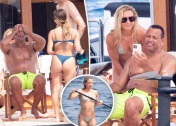 Alex Rodriguez and Kathryne Padgett soak up the sun in Italy