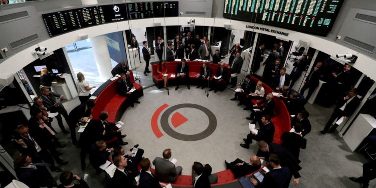 Hedge fund Elliott sues LME for $456 million over nickel trading halt