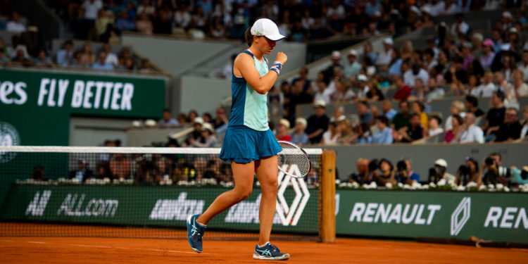 Iga Swiatek Dominates in French Open Final for Championship