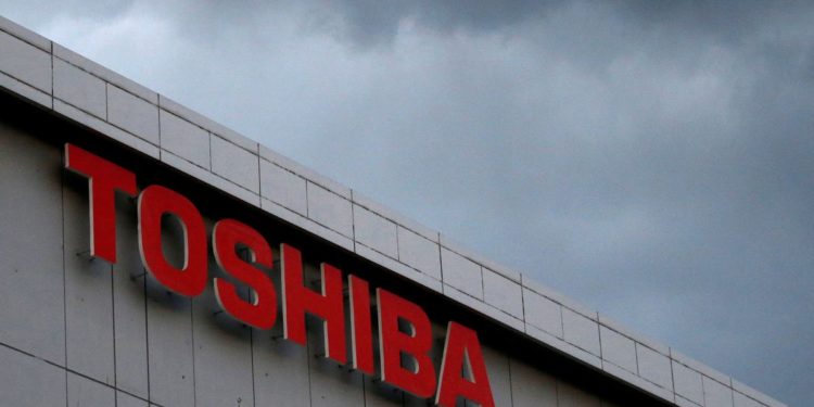 Toshiba director defends board nominees from hedge fund shareholders
