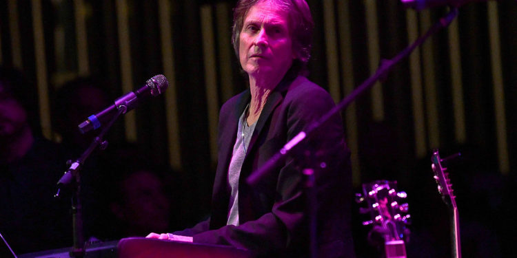 Longtime Fleetwood Mac Keyboardist Brett Tuggle Reportedly Dies