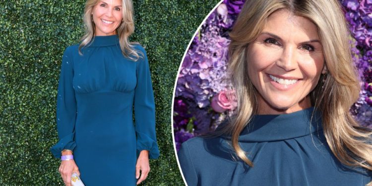 Lori Loughlin walks first red carpet since college admissions scandal