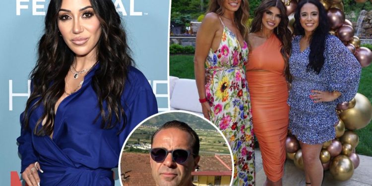 Luis Ruelas' sister is married
