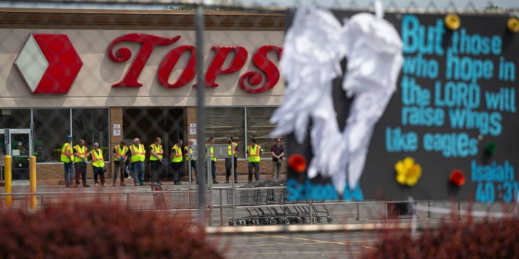 Police Dispatcher Fired After Allegedly Hanging Up On Store Employee During Buffalo Shooting