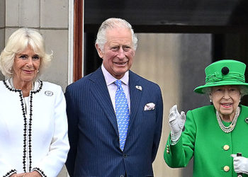 Queen Elizabeth Buckingham Palace June 5, 2022