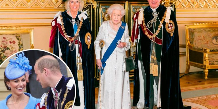 Queen Elizabeth II uses cane in Order of the Garter photo
