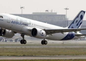 EasyJet agrees to buy 56 Airbus A320neo jets