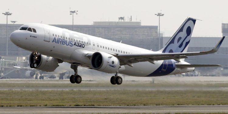 EasyJet agrees to buy 56 Airbus A320neo jets