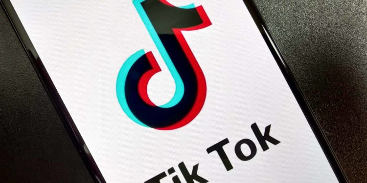 TikTok Is Testing "Clear Mode" For Distraction-Free Viewing Experience