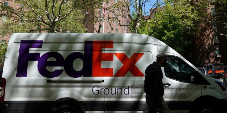 New FedEx CEO charts growth plan as challenges mount