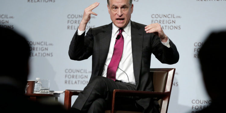 Fresh Fed financial disclosures omit the officials who ignited ethics scandal.