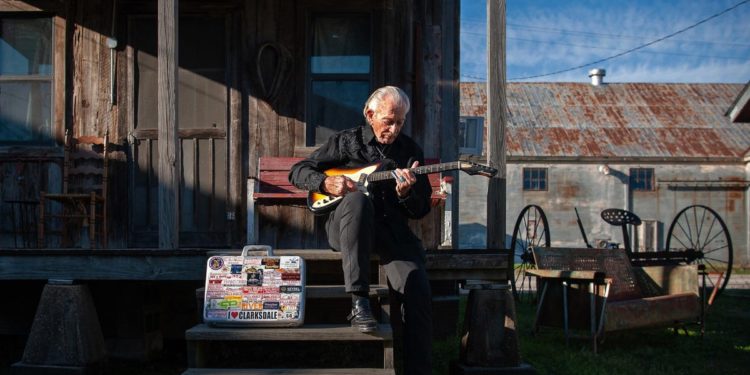 On The Road With Musician,Charlie Musselwhite