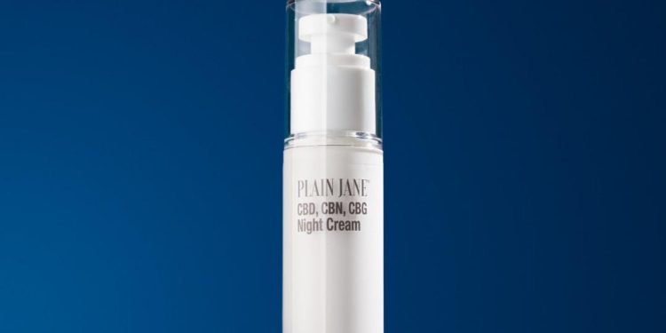 Want To Know About CBD Skincare? Plain Jane Founder ​​Lindsey Holhaus Shares Her Knowledge