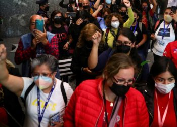 Mexican workers at Carlos Slim’s Telmex go on first strike in decades