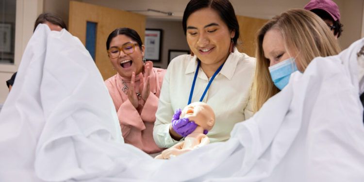 Crash course seeks to boost ranks of Native American doctors