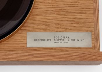 Bob Dylan’s unique 2021 disk sells for $1.77 million at auction