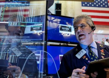 Wall Street gains but caution prevails as third-quarter starts