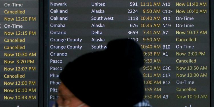 U.S. completes 10 airline refund probes, plans enforcement actions