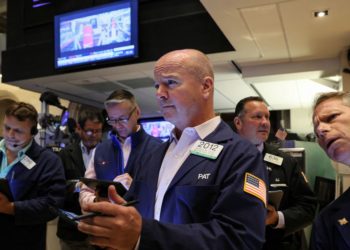 Wall Street ends sharply lower on fears of aggressive Fed