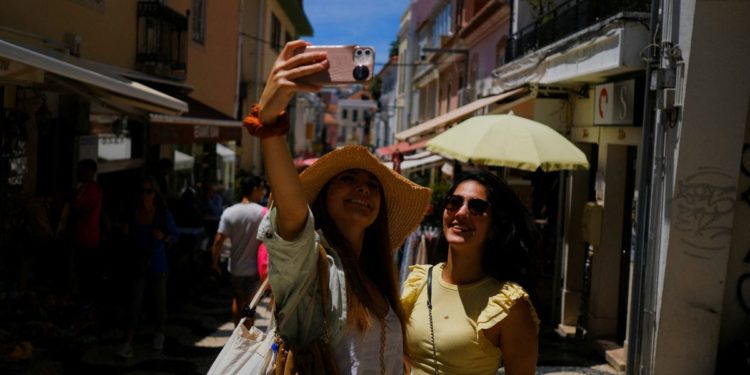 Foreign tourism to Portugal surpasses pre-COVID levels in July