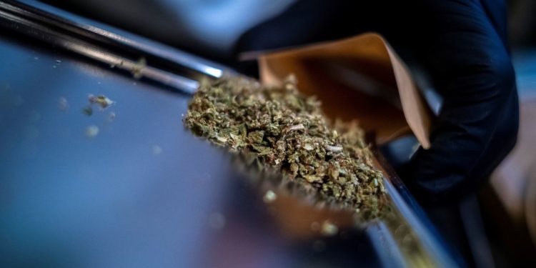 Pot-smoking tourists not welcome in Thailand, says health minister