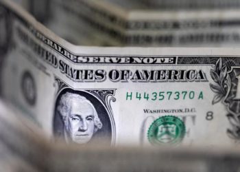 Dollar struggles at 6-week lows vs yen as markets ramp up recession bets
