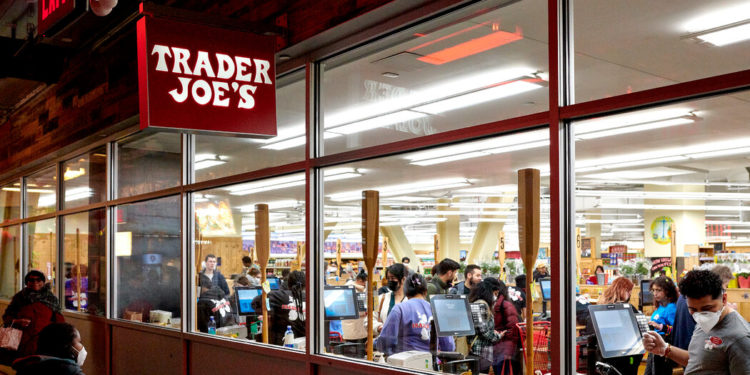 Trader Joe’s Workers Vote to Unionize at a Second Store