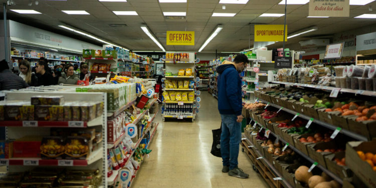 How Argentines Cope With Inflation That’s 64% and Rising