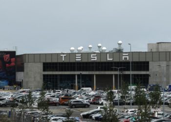 Tesla aims to double vehicle sales in Germany in 2022, Automobilwoche reports