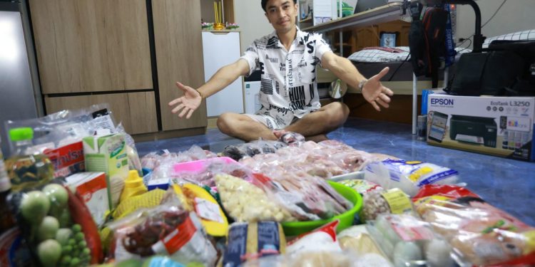 Thai TikToker builds following with tips on frugal living