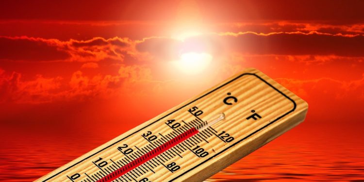 AI-based research reveals that extreme temperatures fuel online hate speech