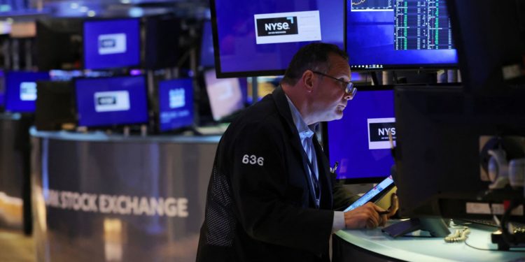 Forecast for Fed terminal rate hits new high, shaking stocks and bonds