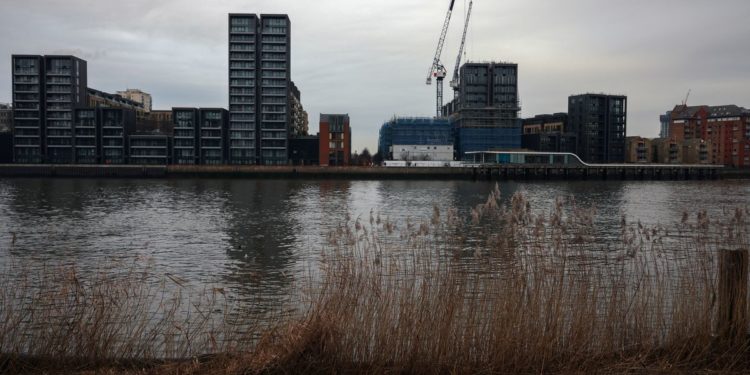 Curtains drawing on runaway rise in global house prices: Reuters poll