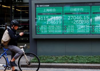 Dollar stands alone as rate hikes rattle stocks