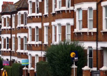 UK housing market may face perfect storm as mortgage rates rise, house prices drop