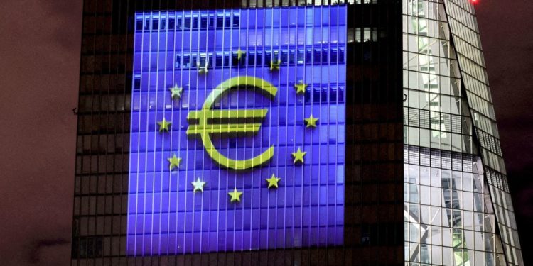 ECB governors see rising risk of rate hitting 2% to curb inflation