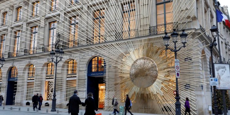 LVMH to turn off lights earlier at night in French stores
