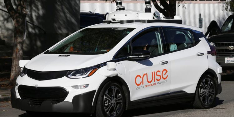 GM’s self-driving car unit to offer driverless rides in Phoenix, Austin this year