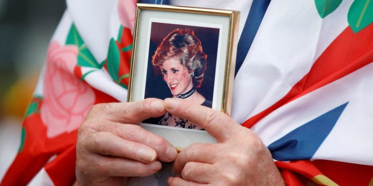 Princess Diana exhibit in Vegas invites guests to have their own royal wedding