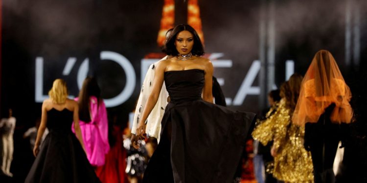 L’Oreal Paris hosts exuberant catwalk presentation at fashion week