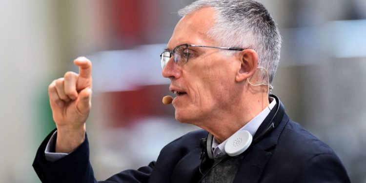 Stellantis boss expects chip supply to remain ‘complicated’ until end 2023
