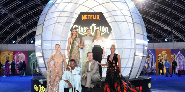 ‘Glass Onion: A Knives Out Mystery’ is worth investigating, cast says