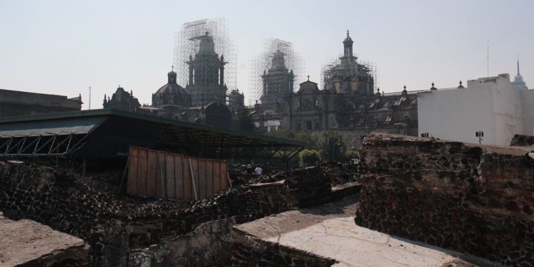 In Mexico, Aztec dig sets new records as royal mystery deepens