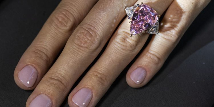 Vivid pink diamond could go for $35 million at Christie’s auction