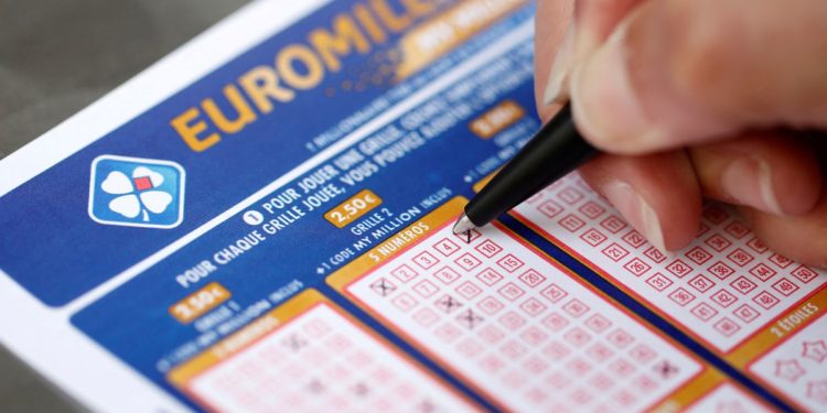 A winning group! 165 Belgians share $150 mln lottery jackpot