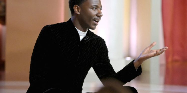Diversity takes center stage at Golden Globes seeking redemption