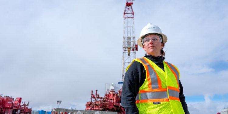 As Oil Companies Stay Lean, Workers Move to Renewable Energy