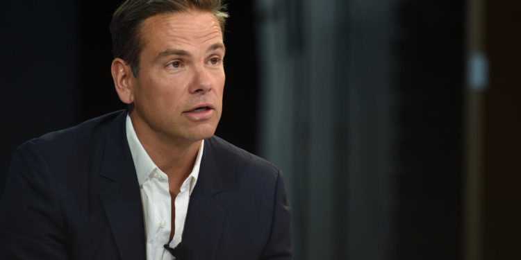 Lachlan Murdoch Defends Fox News’s Chief Executive Amid Defamation Suit